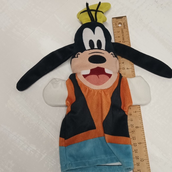 Melissa & Doug Mickey Mouse and Goofy puppets 10 inch ages 2+ - Picture 3 of 5